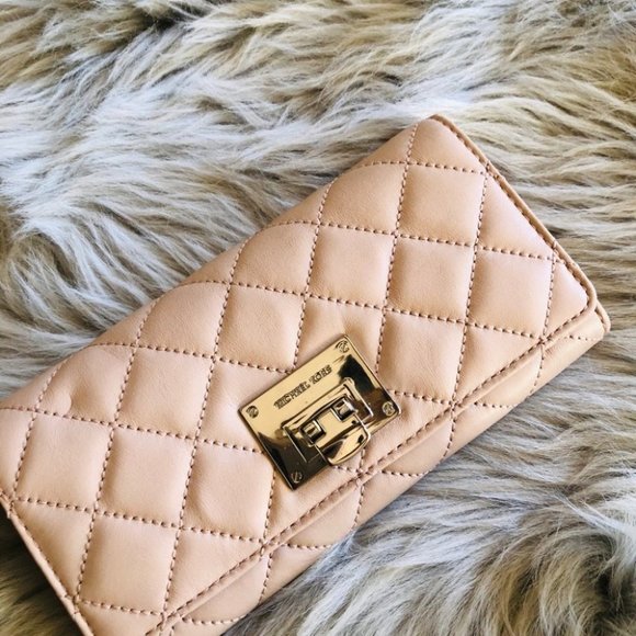 NWT Michael Kors Astrid Quilted leather wallet - Picture 3 of 7